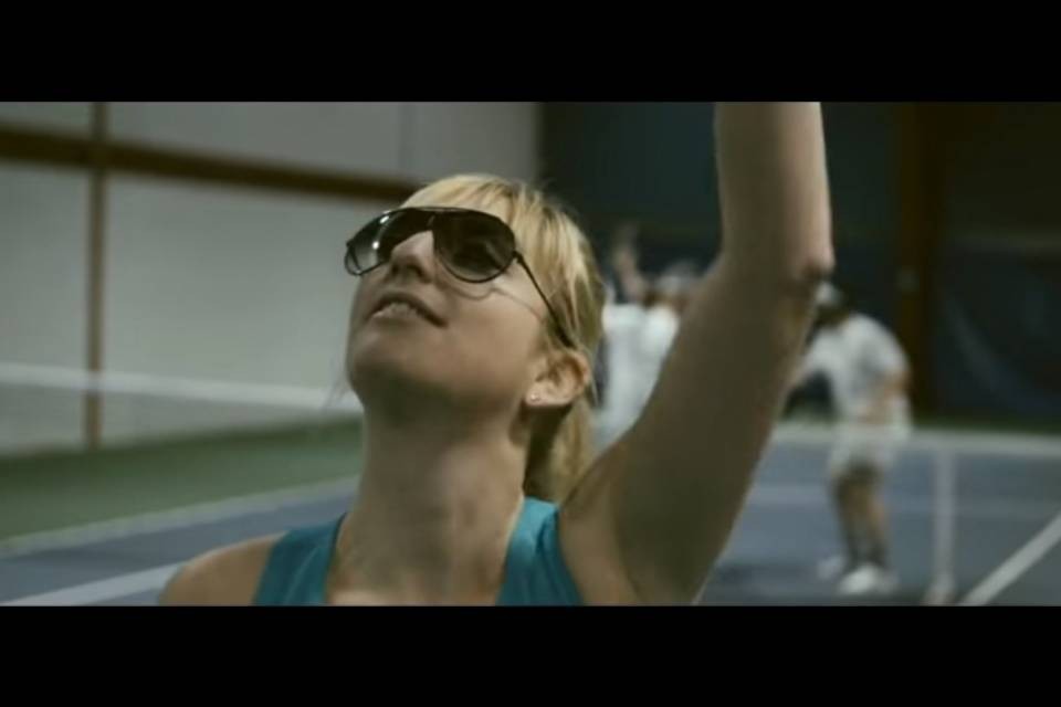 Timea Bacsinszky protagonista di un video musicale