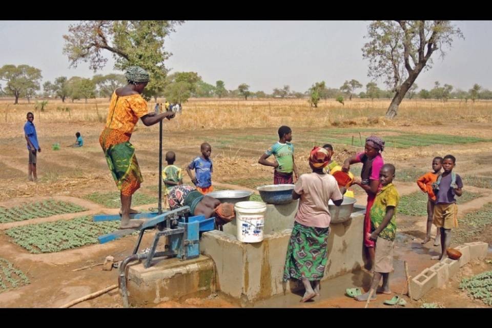 20 Anni di Aqua Alimenta, pompe per l’acqua contro la fame