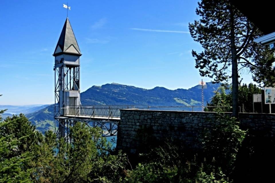 Fermo il lift esterno più alto d'Europa