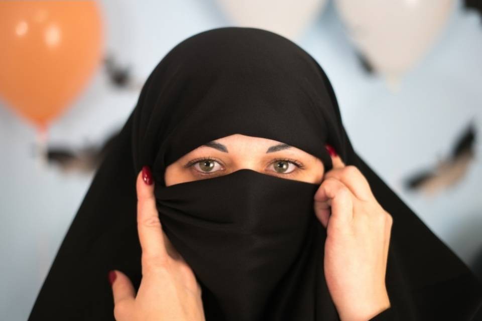 La commissione del Nazionale dice no al divieto di burqa