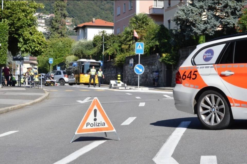 Scontro auto moto a Mendrisio: ferito il centauro