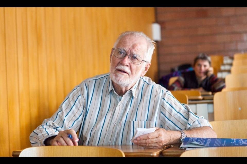 Lo svizzero Dubochet ha ritirato il Nobel per la Chimica