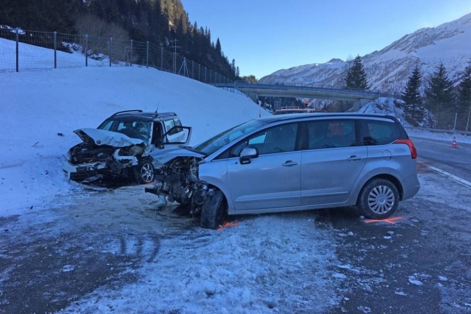 Scontro sulla A13, chiarite le cause dell'incidente