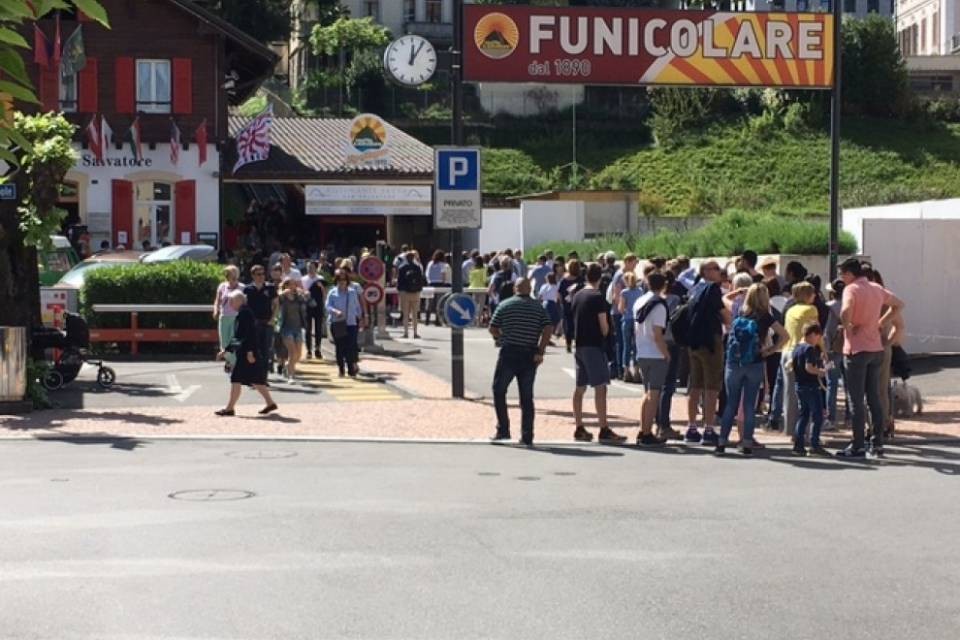 Sole, code e funicolare