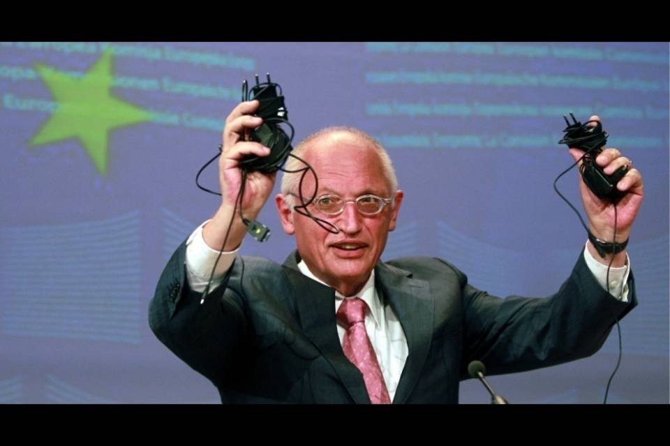 Berna ha deciso: un caricatore unico per tutti i cellulari