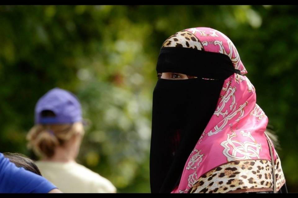 L'Austria bandisce il velo islamico alle elementari