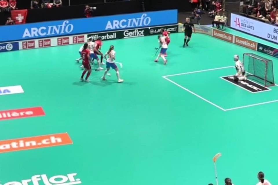Mondiali Unihockey, clamorosa rimonta: Svizzera in finale