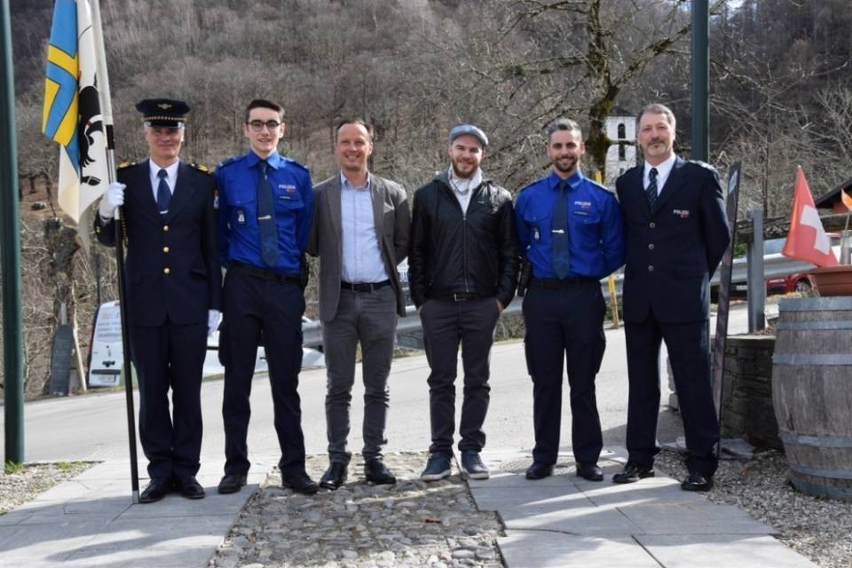 Due poliziotti grigionesi entrano in servizio