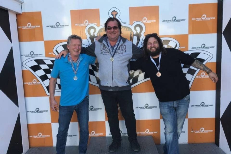 Fast&Old: imprenditori ticinesi si sfidano sui go kart in Spagna