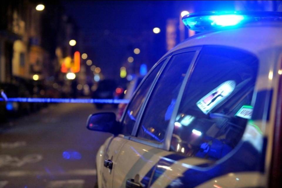 Belgio, uomo armato prende in ostaggio 15 persone