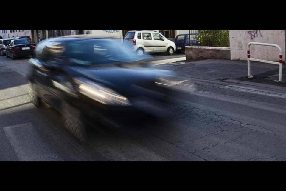 "Cerco la signora che è scappata dopo aver investito una donna"