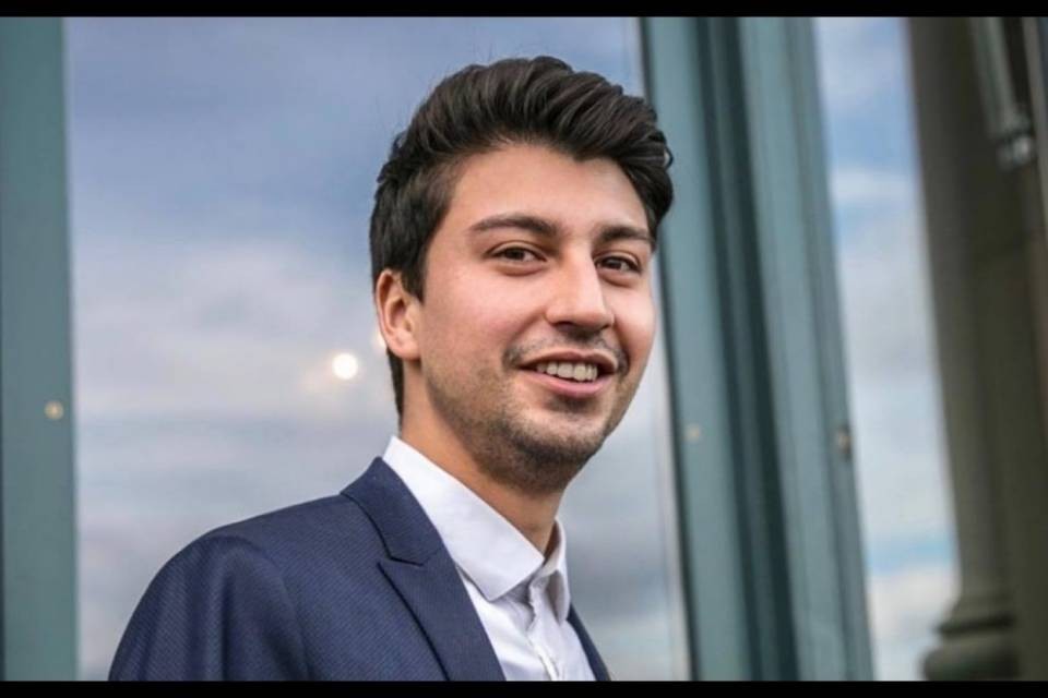 Fabian Molina rovina il pavimento di Palazzo federale