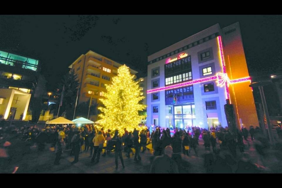 A Paradiso si è acceso il Natale