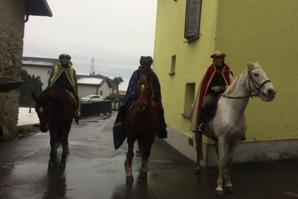 I Re Magi a cavallo sono arrivati a Cugnasco