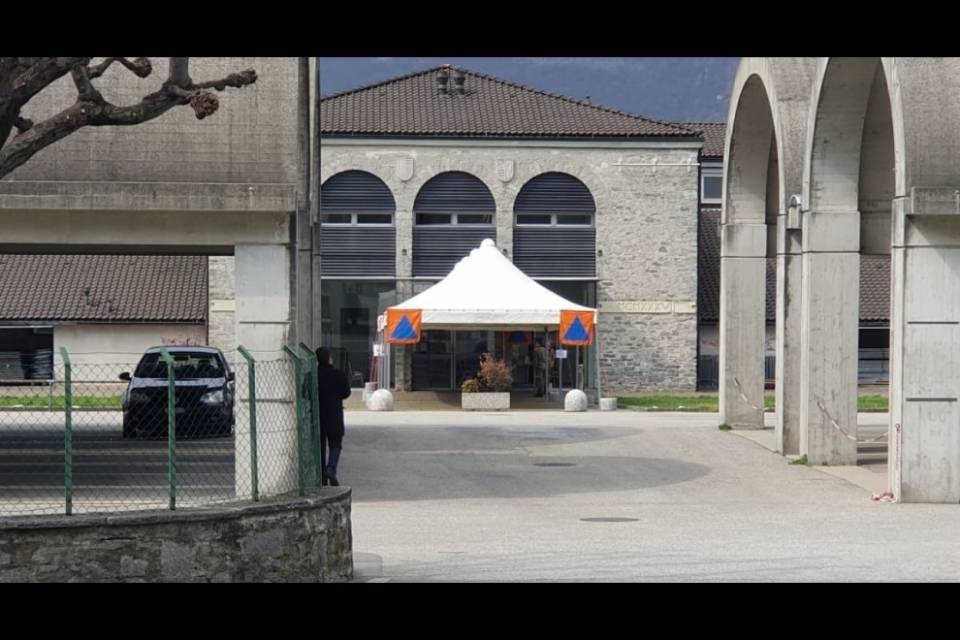 Quattro checkpoint per visitare i casi sospetti di COVID-19