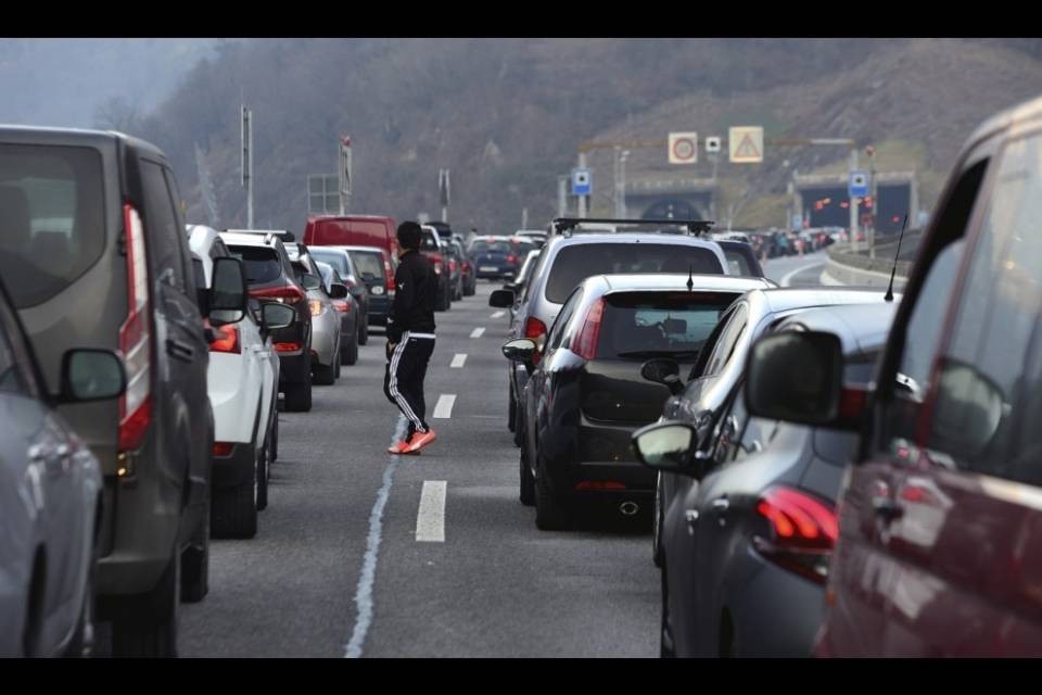 Lunghe code al San Gottardo