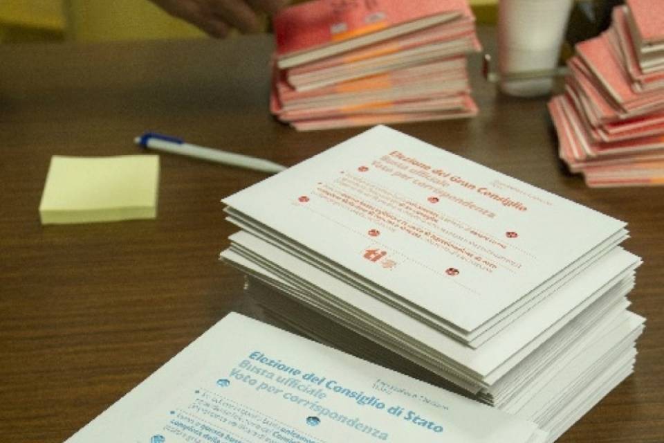 Il Cantone in aiuto dei partiti?