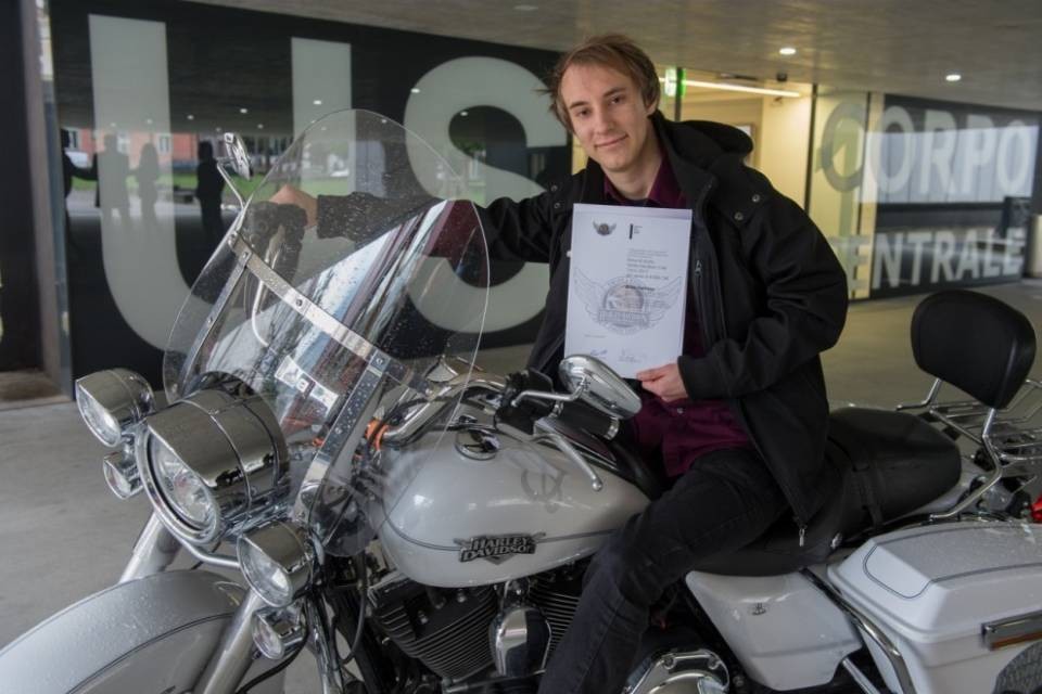 L'Harley-Davidson Club Ticino premia uno studente USI