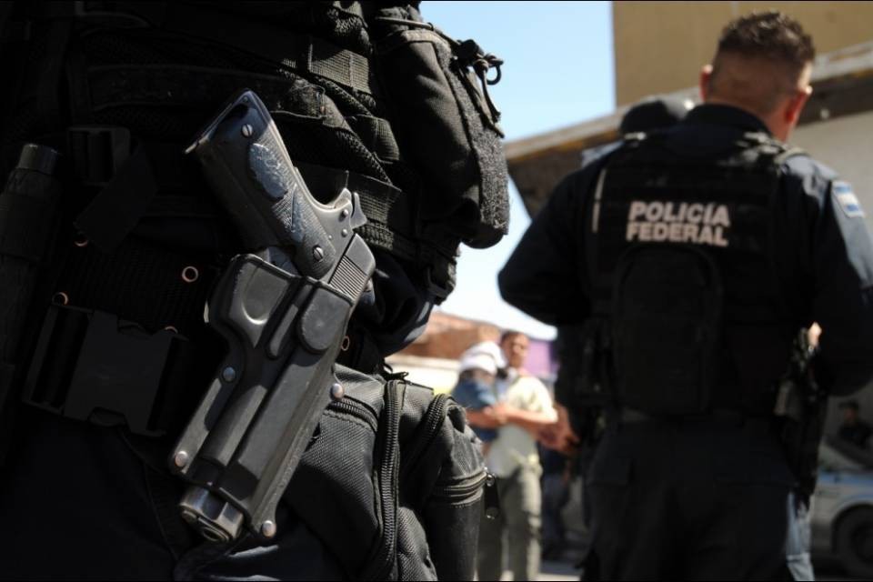 Messico: scontro a fuoco tra narcos, almeno 19 morti
