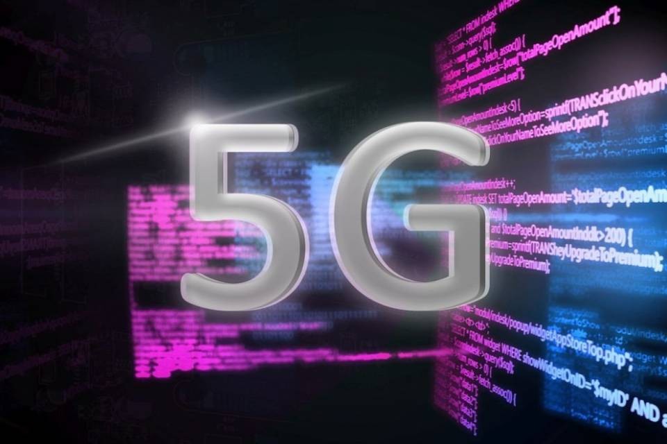 5G dannoso per uomo e ambiente, manifestano in 2mila