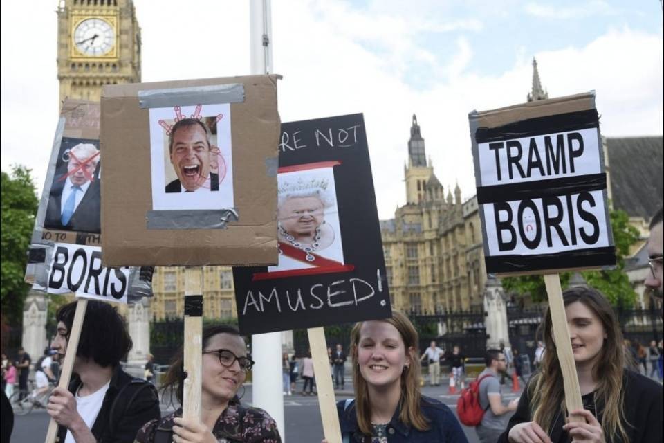 Secondo referendum Brexit, firmano anche da Brembate
