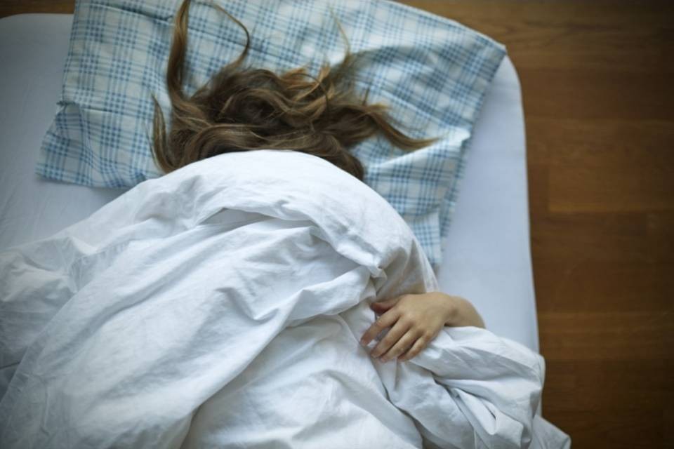 Olandese trova una ladra ubriaca nel letto