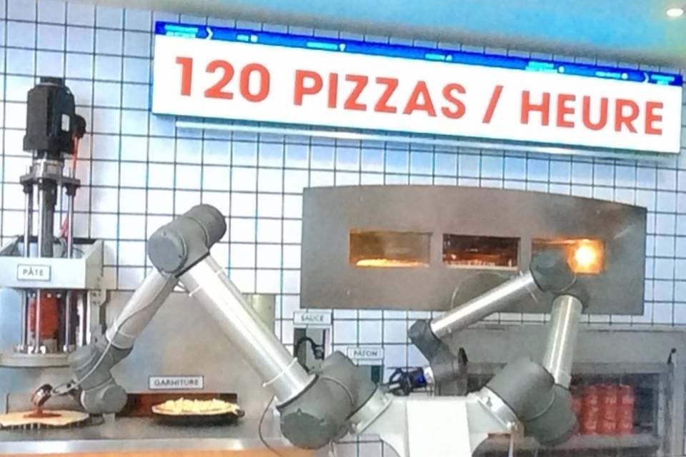 Roba da... "Pazzi". In arrivo il robot crea pizza