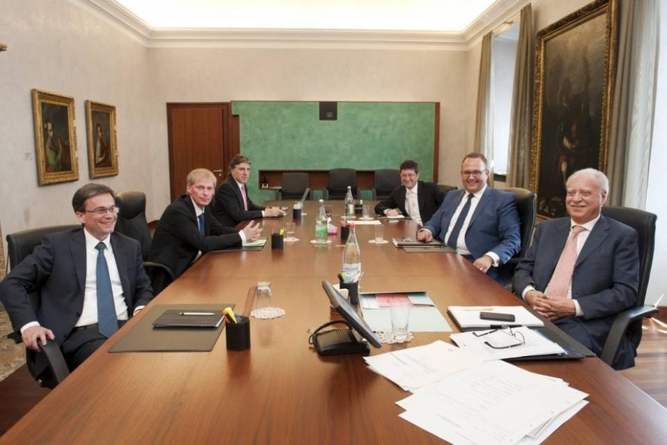 Il Governo pensa ai risparmi