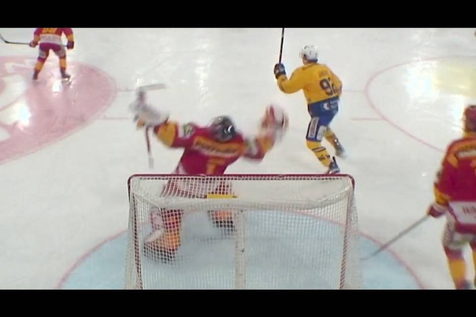 Jonas Hiller multato per simulazione
