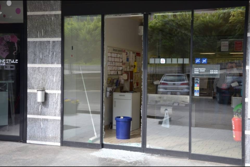 Spaccata alla Coop di Claro