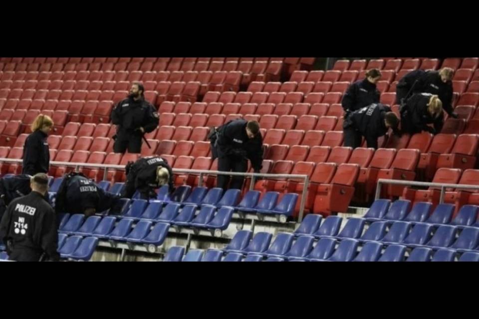 Allarme bomba, evacuato lo stadio di Hannover