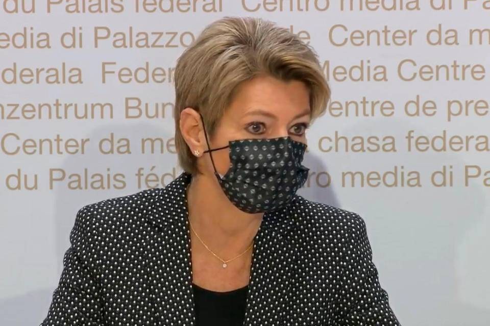 Screenshot della conferenza stampa alla presenza di Karin Keller-Sutter