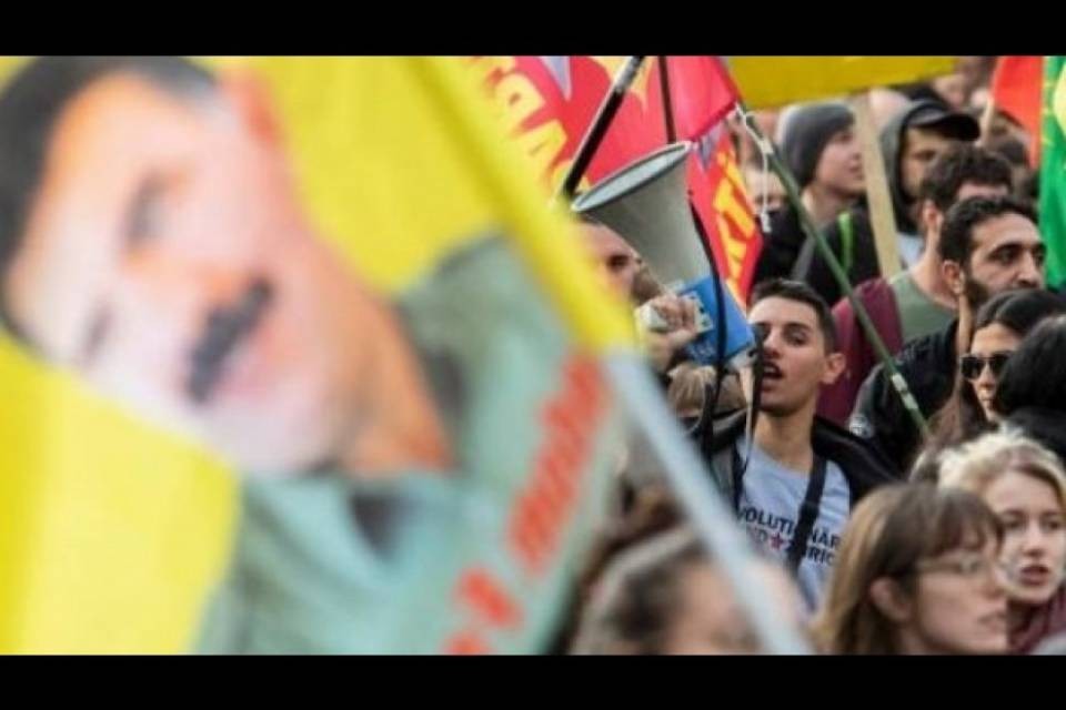 A Berna manifestano in 2'000 contro l'attacco turco in Siria