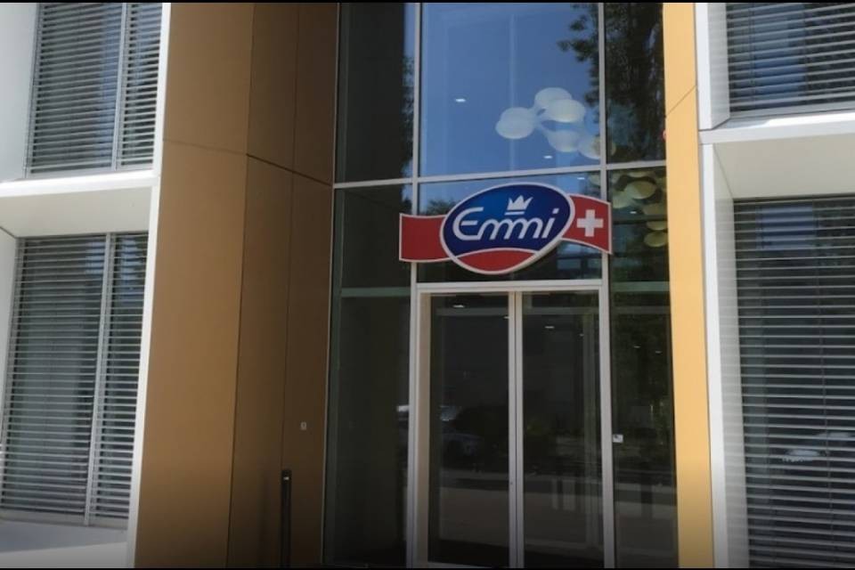 Emmi parla ancor di più brasiliano