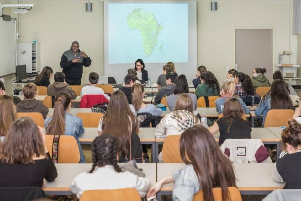 I docenti bocciano l’iniziativa Morisoli-Pamini