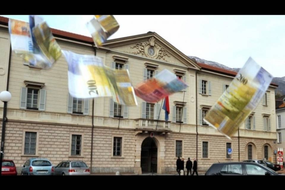 Riforma fiscale: "Ennesima trovata a sostegno della destra"