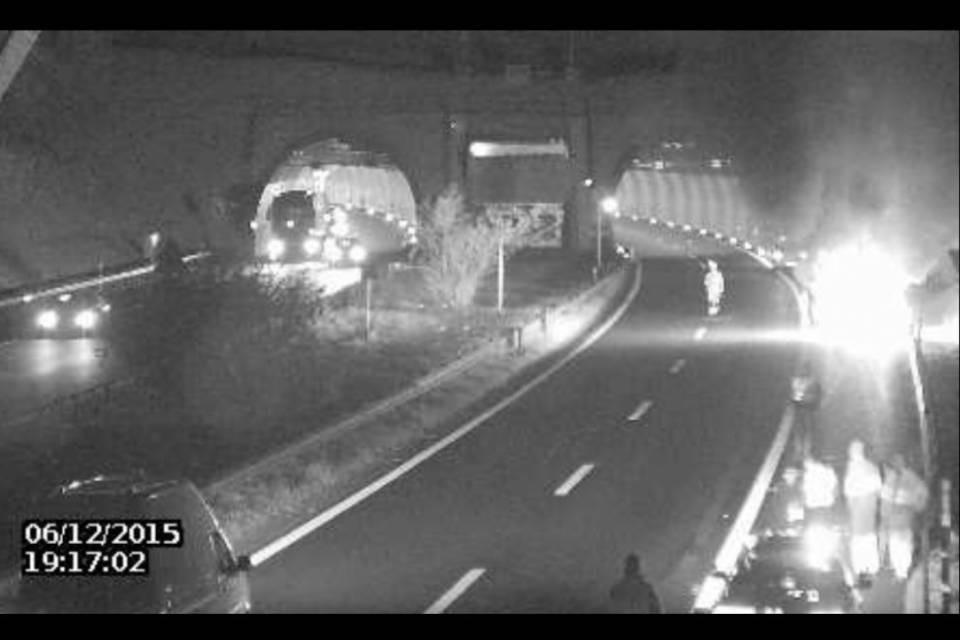 Fiamme in autostrada