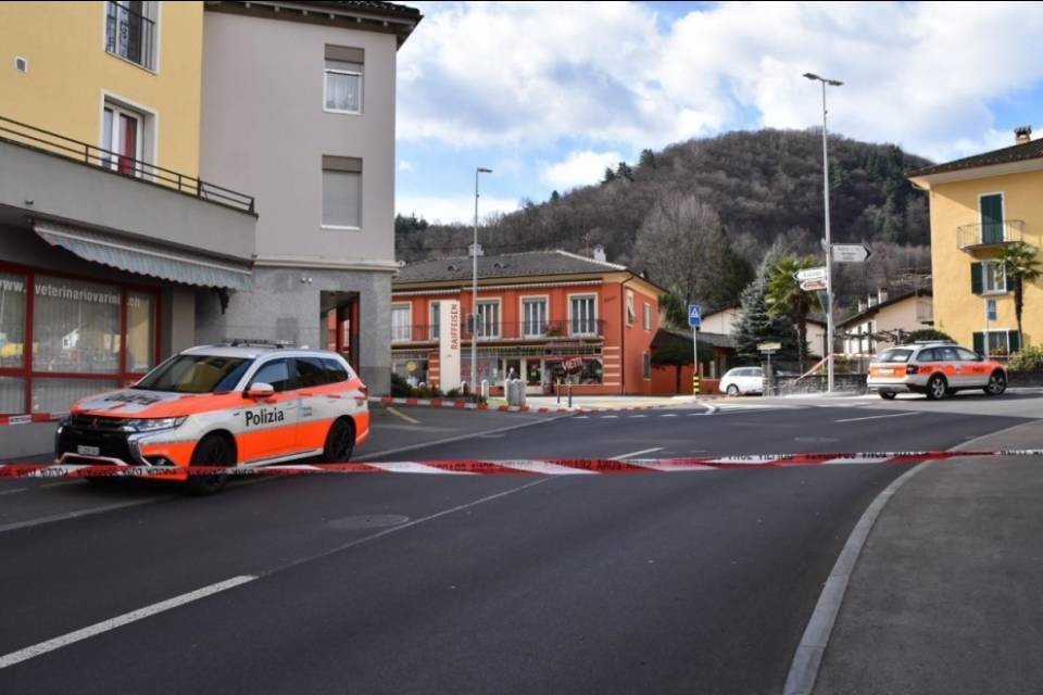 Valigia sospetta a Losone, isolata la zona