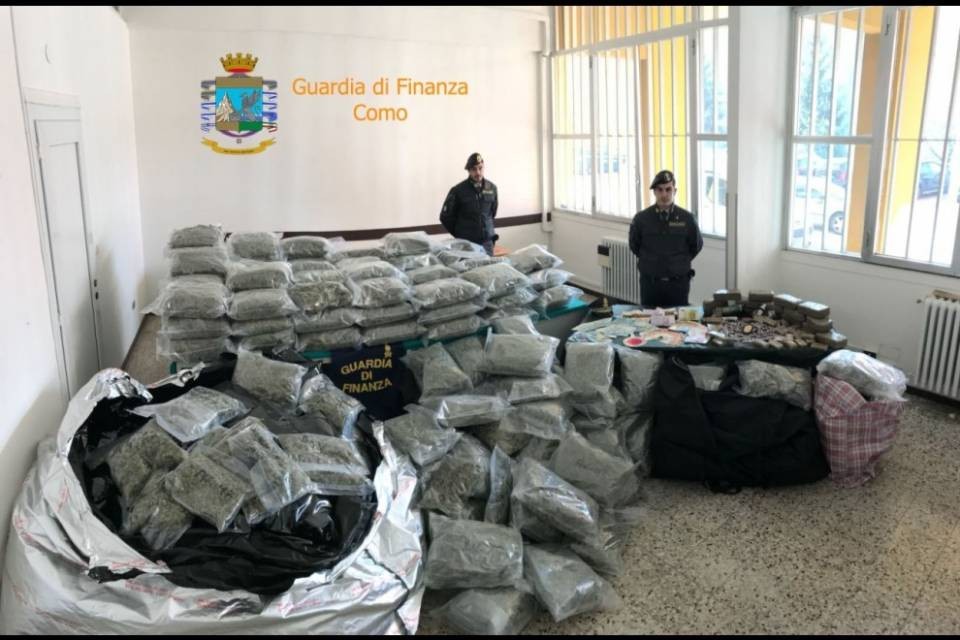 Con 400kg di droga nel camion: 4 arresti