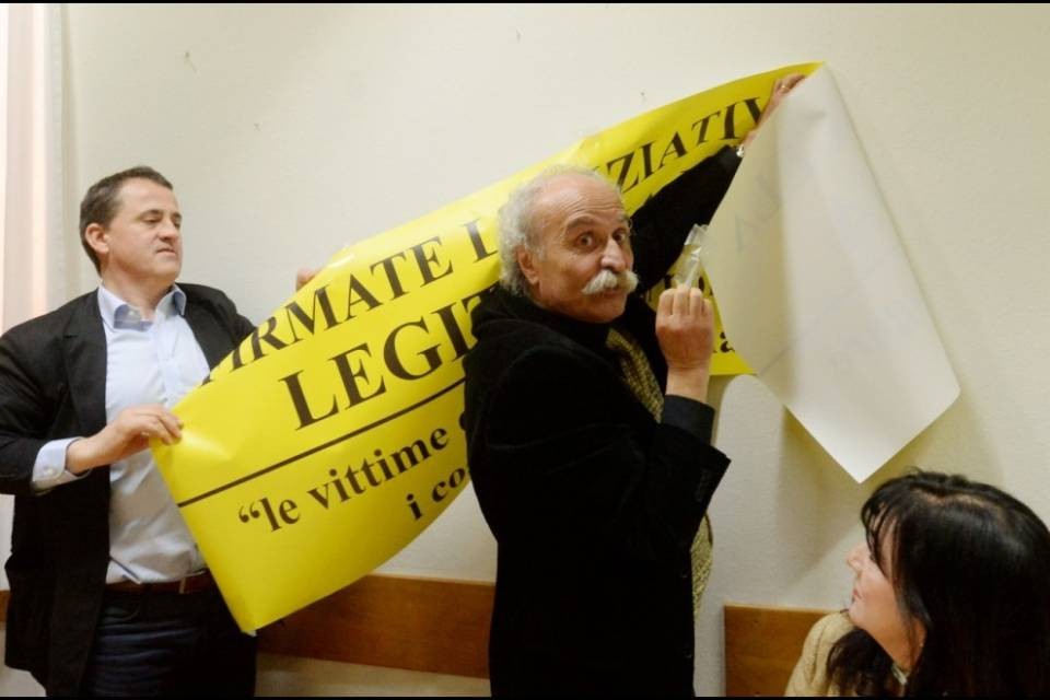 9'248 firme per la legittima difesa