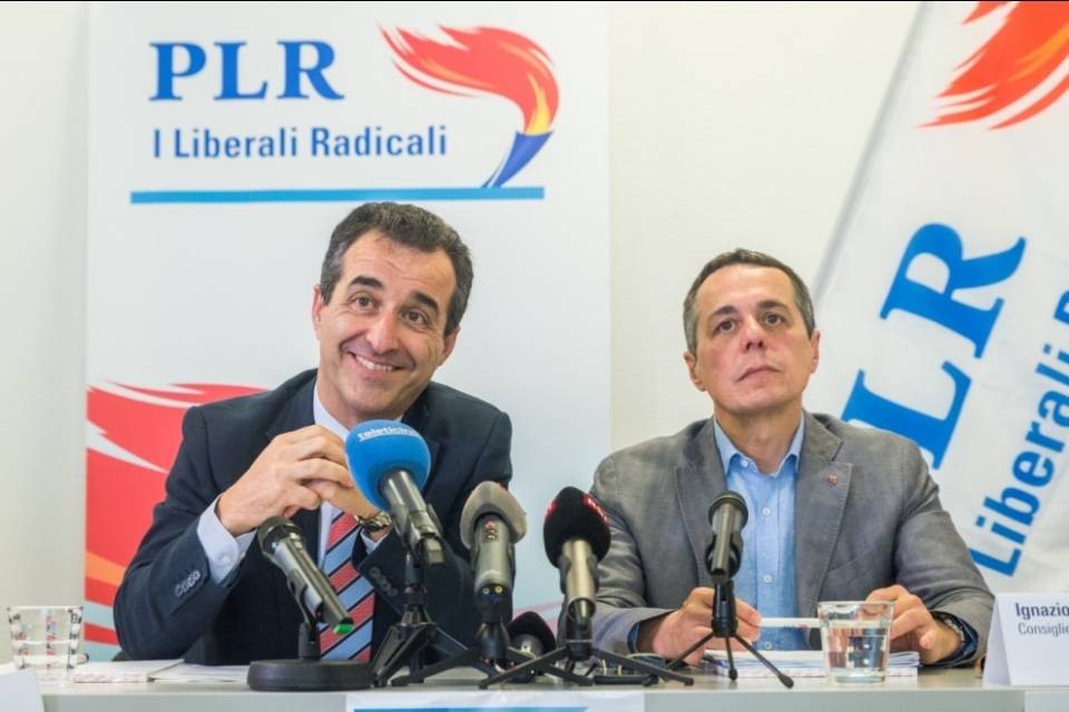 Consiglio Federale, Caprara tira dritto