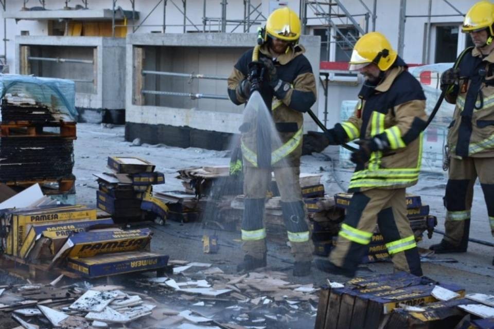 Palette in fiamme a Cadenazzo