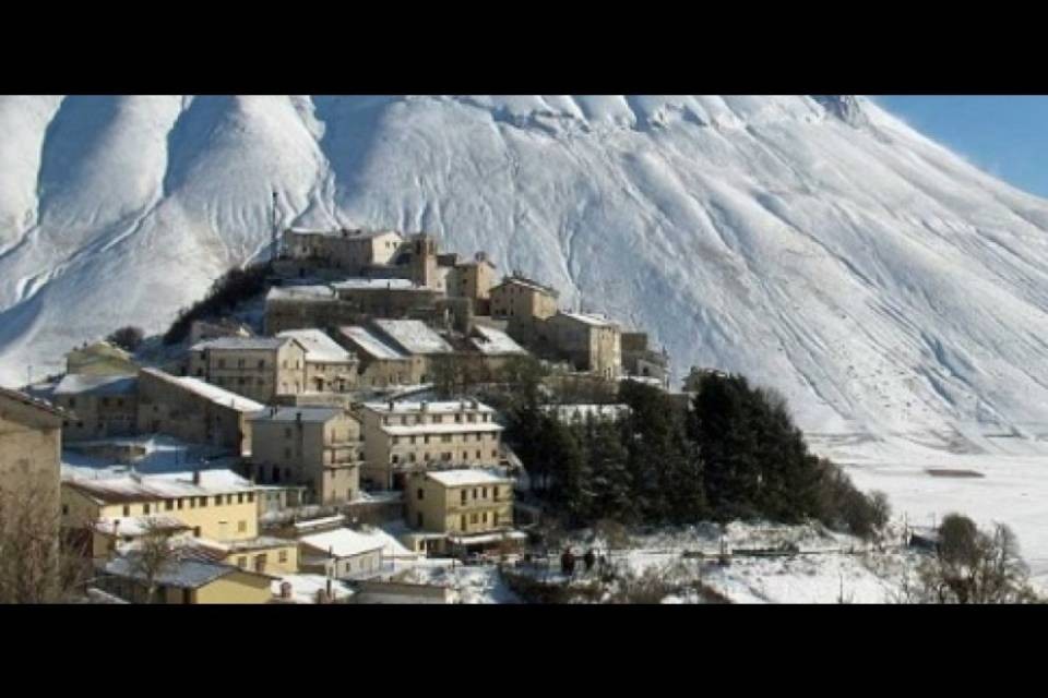 Da Rivera un camion di viveri verso l'Umbria