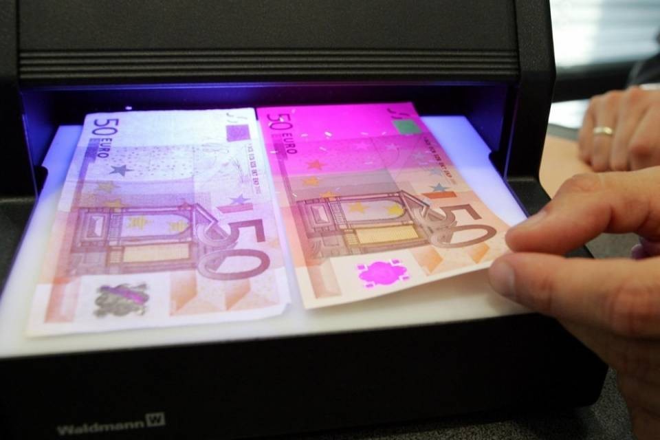 Soldi falsi scovati a Chiasso