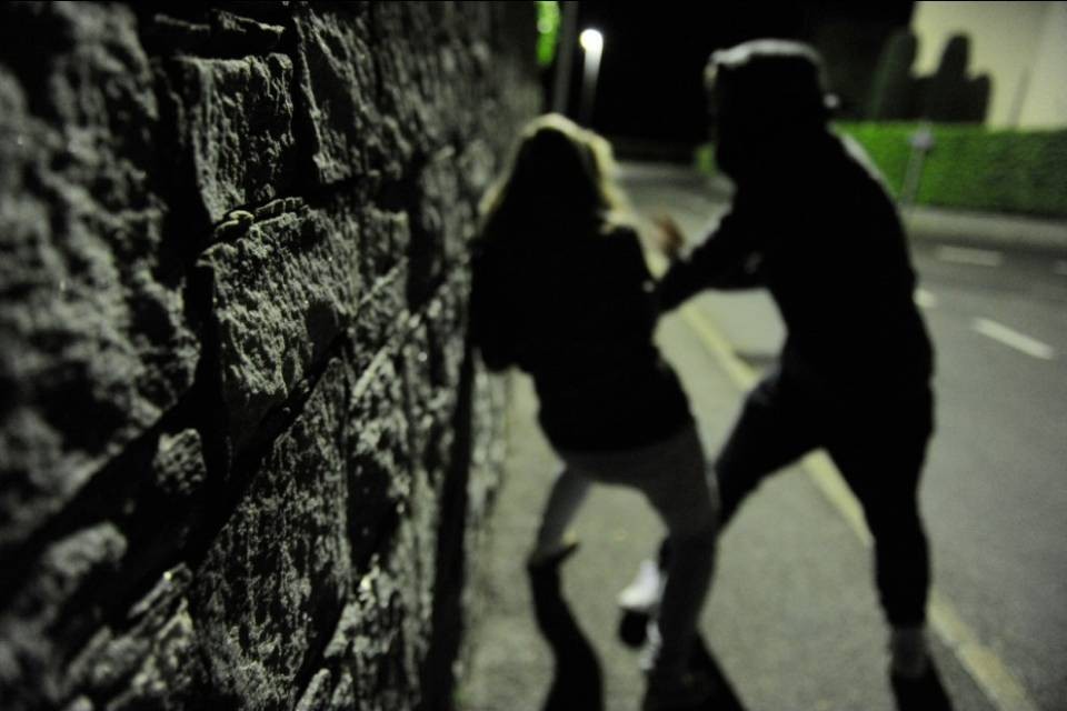 Stuprata tornando dal carnevale, 24enne a processo