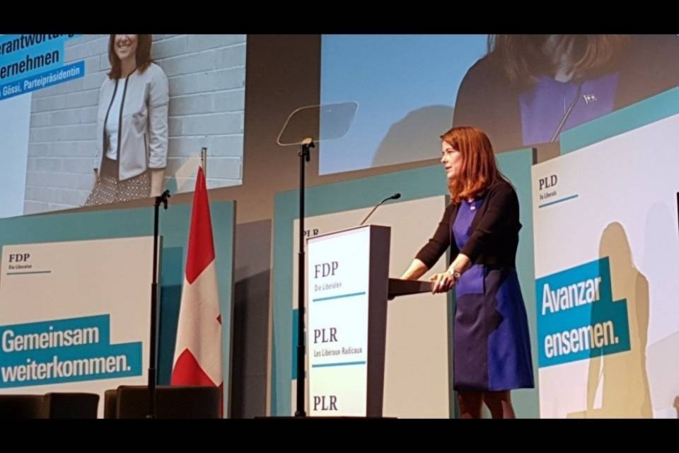 Petra Gössi chiede unità all'interno del PLR
