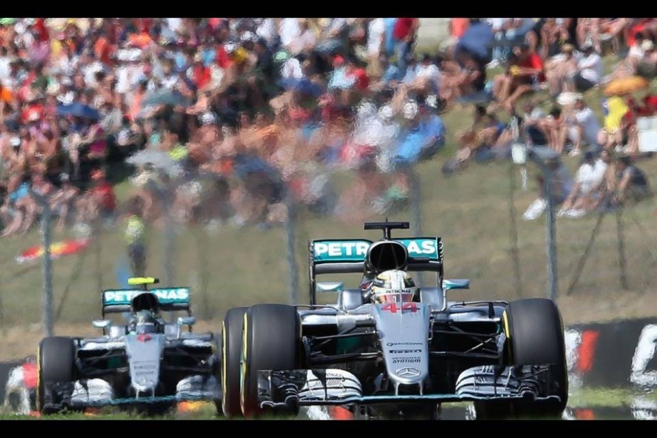 Hamilton prende il comando della classifica piloti