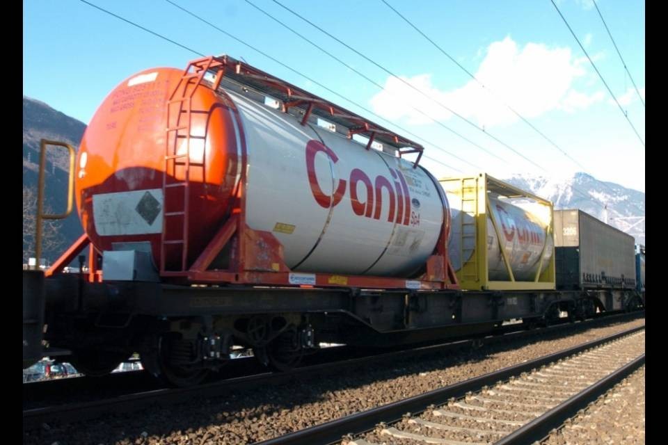 Più treni e meno TIR attraverso le Alpi
