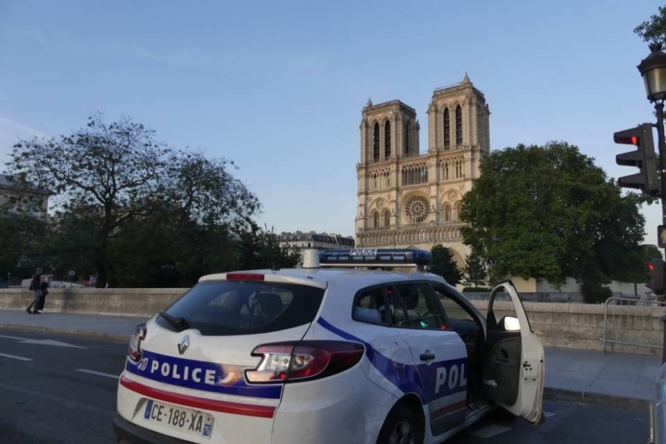 Fino a 30 anni di carcere per le jihadiste di Notre-Dame