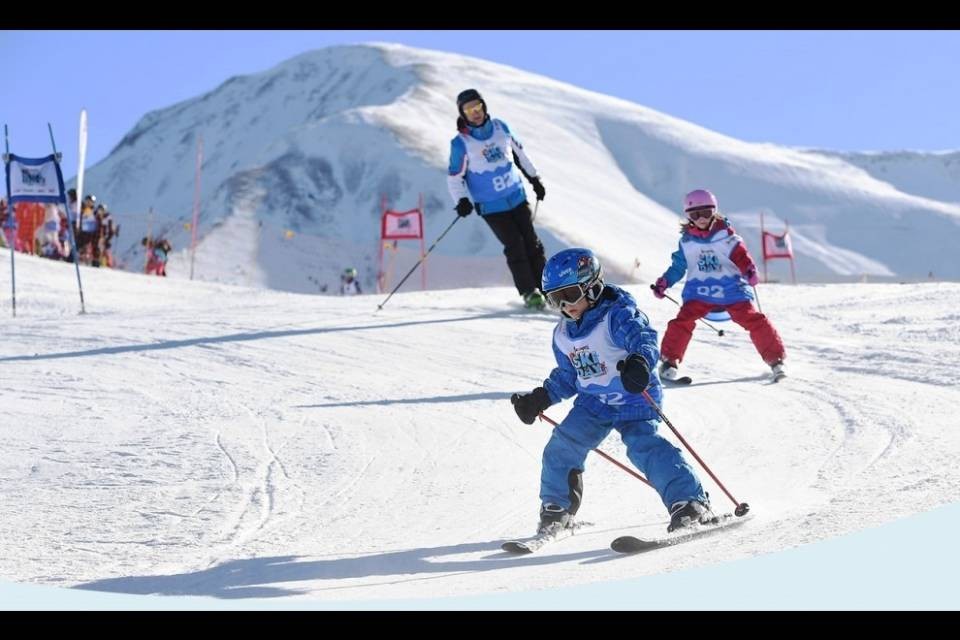 Famigros Sky Day di Airolo: uno slalom per tutta la famiglia